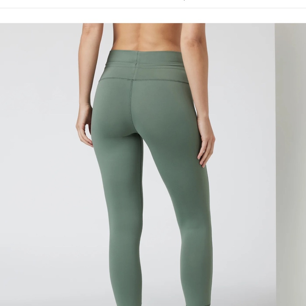 Vuori Leggings/ brand new without tags. Size small